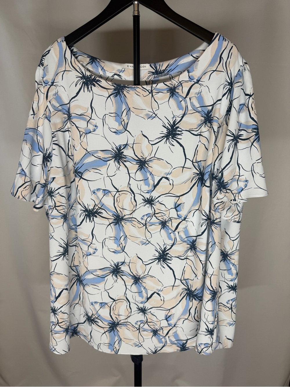 41 Hawthorn White Floral Scoop Neck Blouse with Blue & Cream Sketch Shirt